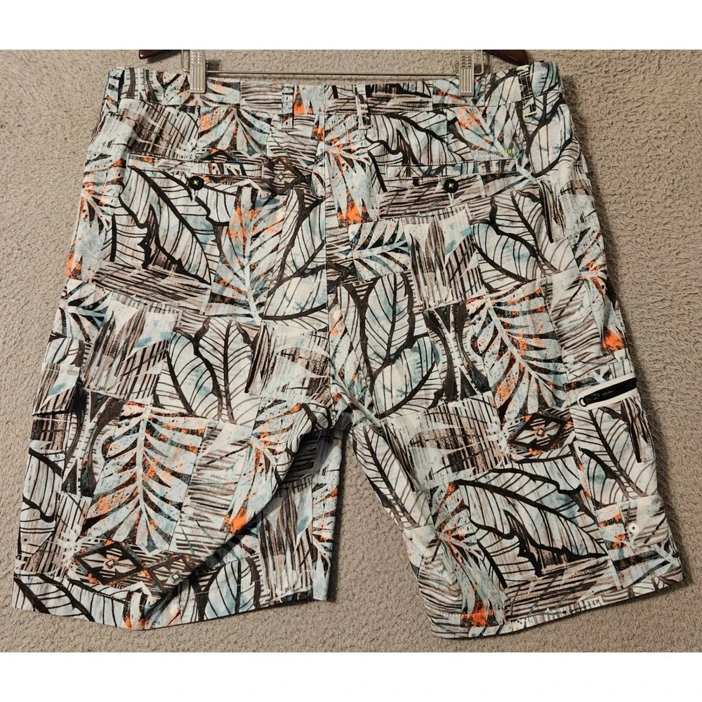 Tommy Bahama Shorts Floral Golf Island Zone 40 x 10